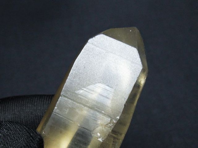 シトリン レムリアンシード水晶原石 ミナスジェライス州コリント産 ※証明書付き[T641-2149]