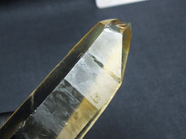 シトリン レムリアンシード水晶原石 ミナスジェライス州コリント産 ※証明書付き[T641-2179]