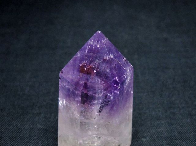天然石　原石　アメジスト　六角柱　虹入り　531ｇ　パワーストーン 虹入り☆アメジスト ポイント 六角柱 原石s595 | Funky garuda