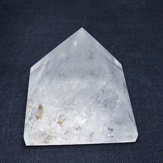 ヒマラヤ水晶ピラミッド [t648-3581]