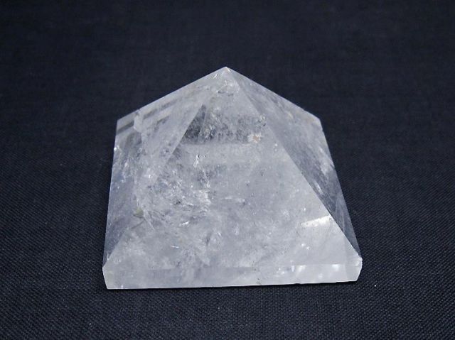 ヒマラヤ水晶ピラミッド[T648-3599]