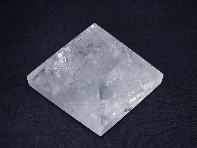 ヒマラヤ水晶ピラミッド[T648-3599]