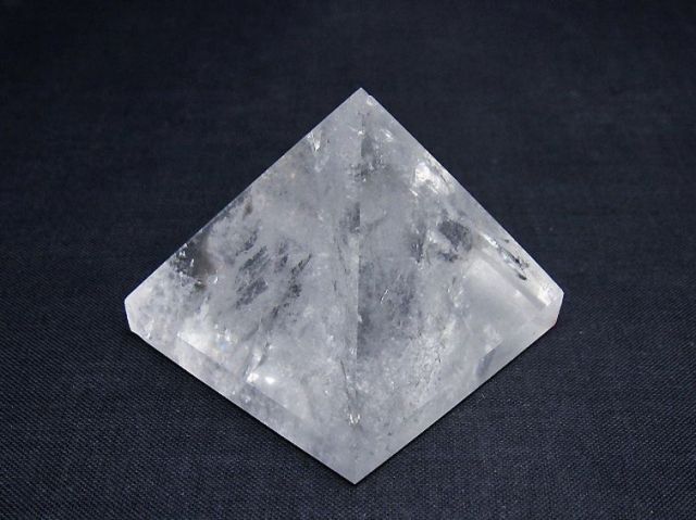 ヒマラヤ水晶ピラミッド[T648-3623]