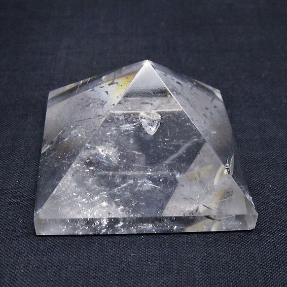 ヒマラヤ水晶ピラミッド [t648-3669]