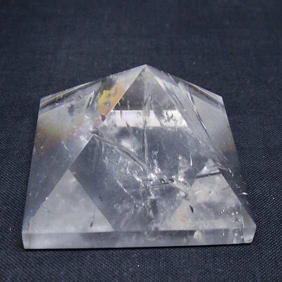 ヒマラヤ水晶ピラミッド [t648-3674]