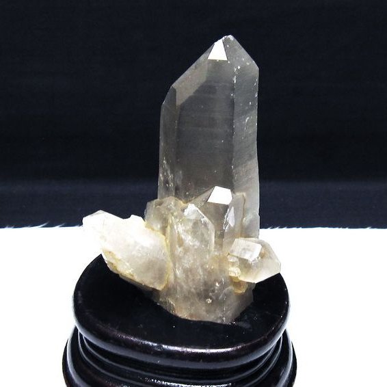 水晶　クラスター　4.7キロ パワーストーン 天然石 ライトニング水晶クラスター[T668-7731]