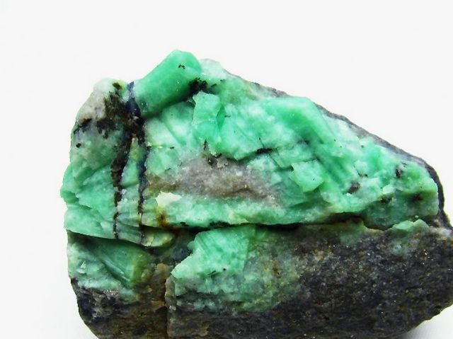 パワーストーン 天然石 エメラルド原石[T672-959]