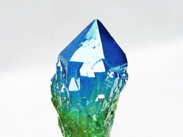 オーラ水晶 オーラクリスタル カテドラルライブラリー 原石 (グリーン)[T693-5274]