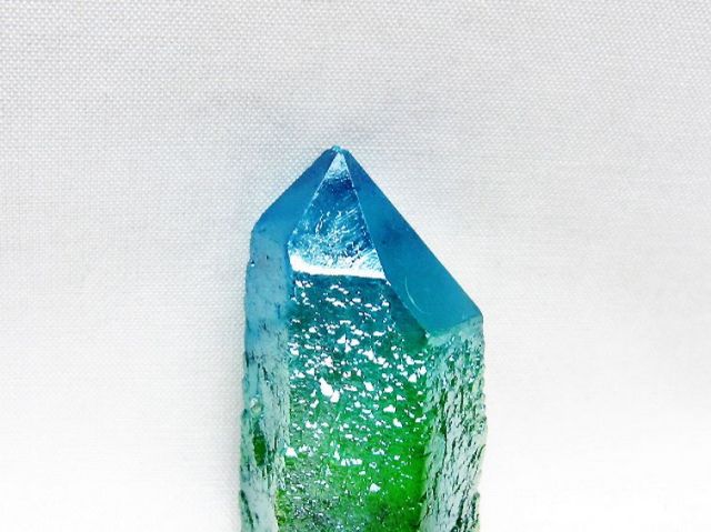 オーラ水晶 オーラクリスタル カテドラルライブラリー 原石 (グリーン)[T693-5280]