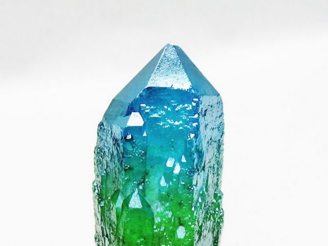 オーラ水晶 オーラクリスタル カテドラルライブラリー 原石 (グリーン)[T693-5280]