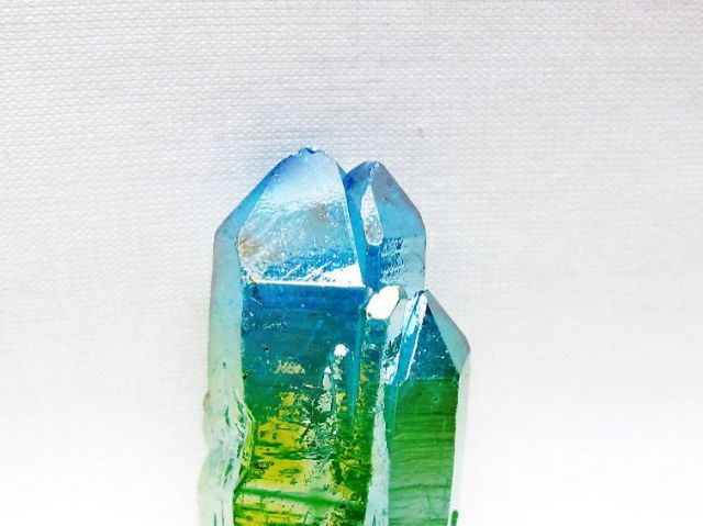 オーラ水晶 オーラクリスタル カテドラルライブラリー 原石 (グリーン) [t693-5803]