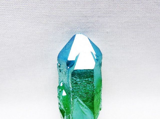 オーラ水晶 オーラクリスタル カテドラルライブラリー 原石 (グリーン) [t693-5810]