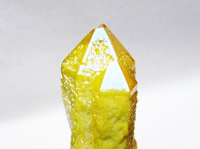 オーラ水晶 オーラクリスタル カテドラルライブラリー 原石 (イエロー) [t693-5871]