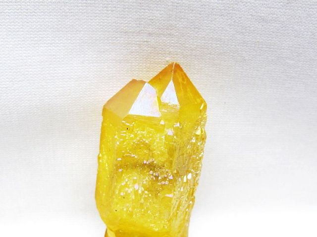オーラ水晶 オーラクリスタル カテドラルライブラリー 原石 (イエロー) [t693-5884]
