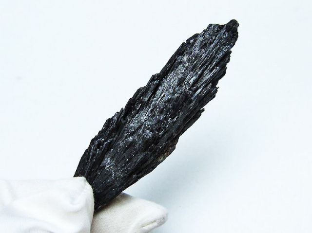 ブラック カイヤナイト 原石[T697-3914]