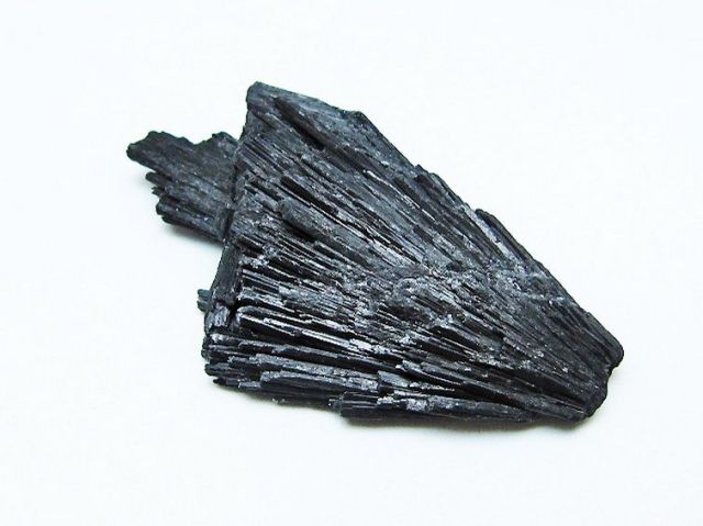 ブラック カイヤナイト 原石[T697-3947]
