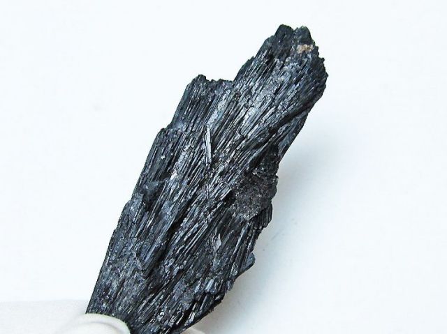 ブラック カイヤナイト 原石[T697-3980]