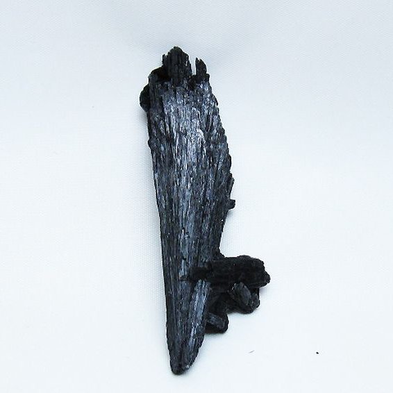 ブラック カイヤナイト 原石[T697-4164]