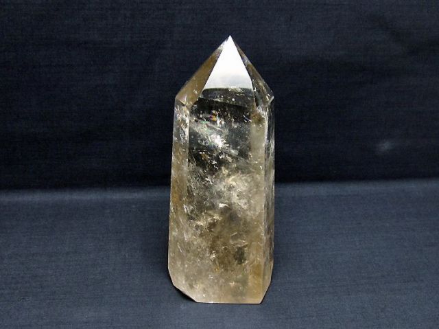 虹入りライトニング水晶ガーデン水晶六角柱 [t705-7641]