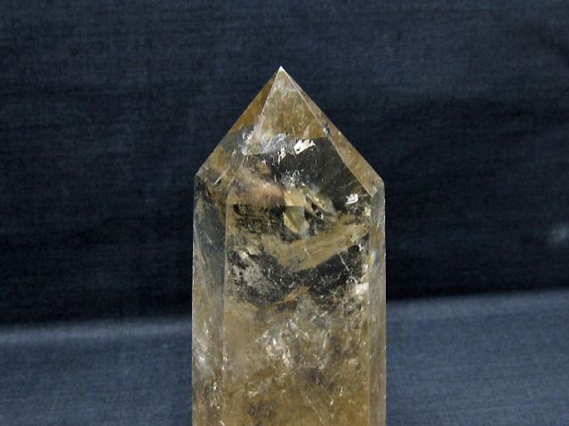 虹入りライトニング水晶ガーデン水晶六角柱 [t705-7641]