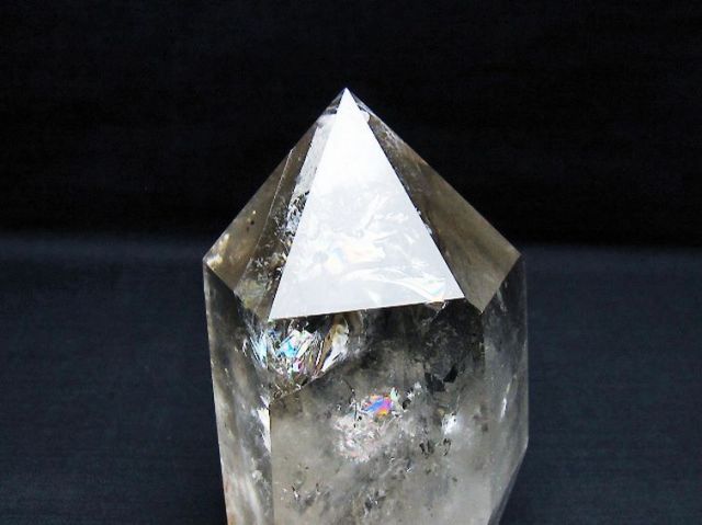 虹入りライトニング水晶ガーデン水晶六角柱 [t705-7648]