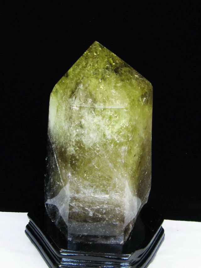 水晶クラスター6.5キロ台座あり