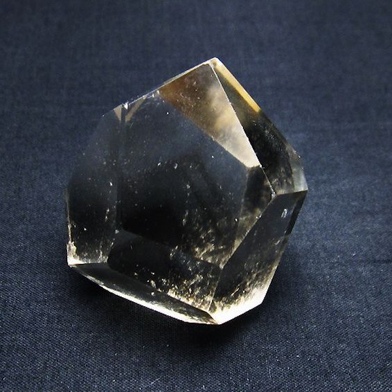 パワーストーン 天然石 ファントム入り水晶 原石[T72-2339]