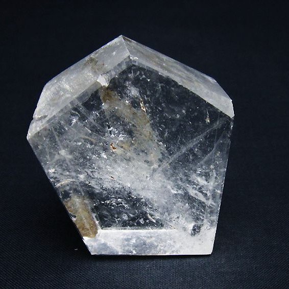 ヒマラヤ水晶六角柱　パワーストーン　鑑賞石　自然石　天然石　原石 1.3Kg ヒマラヤ水晶 六角柱[t634-5383]