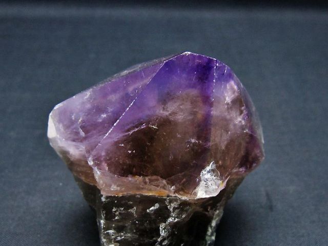 アメジスト六角柱[T720-1230]