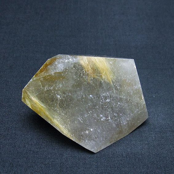 ゴールドタイチンルチル原石[T725-2343]