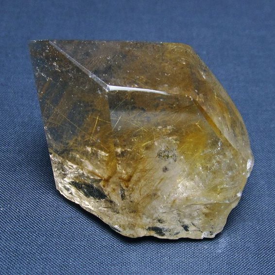 ゴールドタイチンルチル原石[T725-2668]