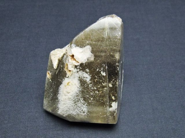 プラチナルチル原石[T725-2680]