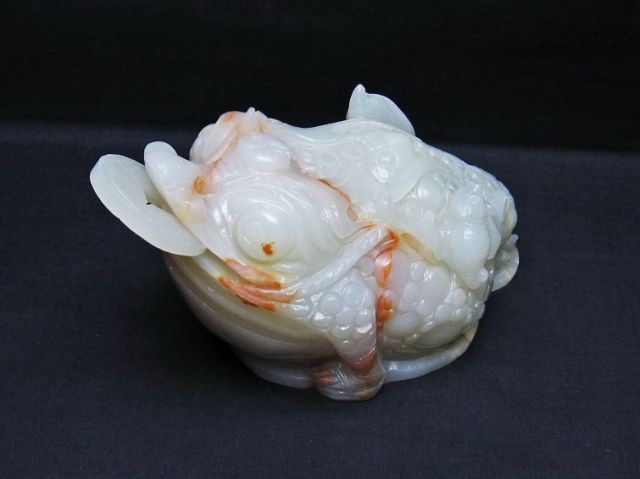 1.9Kg漢白玉金蟾置物[T726-1499]