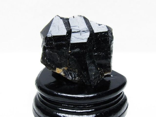黒水晶 モリオン 原石 1493g パワーストーン 天然石 山東省産 モリオン 純天然 黒水晶 原石