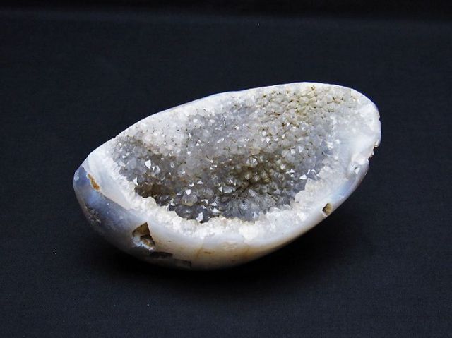 ウルグアイ産 アゲート水晶ドーム[T757-1815]