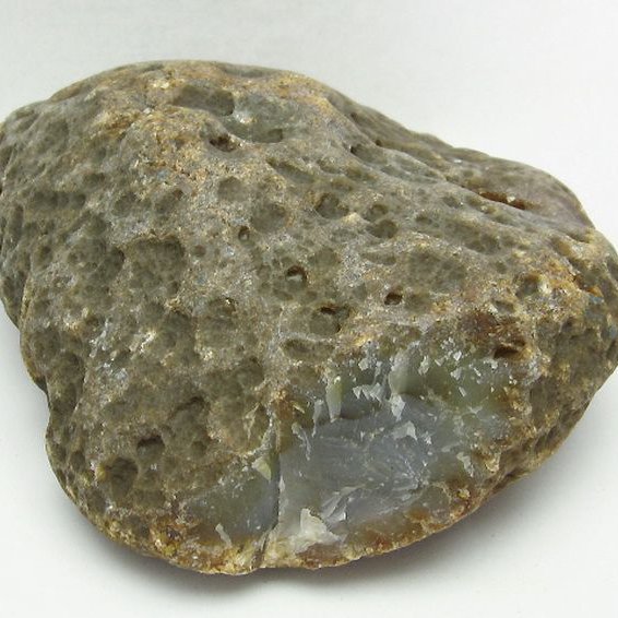 2.1Kgメノウ原石[T764-1539]