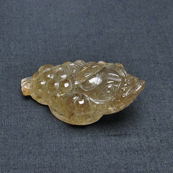 ルチルクォーツ（金針ルチル水晶） ガーデン入り 金蟾 置物[T801-422]