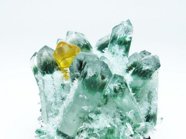 緑水晶 グリーンクォーツ クラスター [t802-5399]
