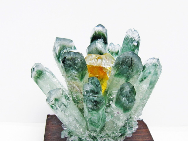 【希少原石/最強品質】緑水晶グリーンクォーツ＊シトリン共生＊　天然石クラスター 希少原石/最強品質】緑水晶グリーンクォーツ＊シトリン共生