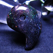 ブラックオパール勾玉