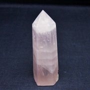 AAA級家庭円満★天然ローズクォーツ六角柱B79E2/225E03C ローズクォーツ ポイント（六角柱） 1個｜天然石ビーズの卸問屋