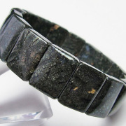天然水晶　❄メノウ カルセドニー 玉髄 バングル　腕輪　 新品　0043 天然水晶 ❄メノウ カルセドニー 玉髄 バングル 腕輪 新品 0043