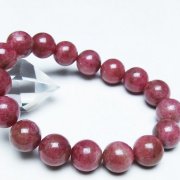 ロードナイト（薔薇輝石）は友愛を象徴する天然石｜銀座東道天然石専門店