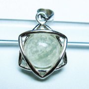 リビアングラスペンダント