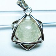 ドクロ　クリスタル　アート 水晶髑髏 - Wikipedia
