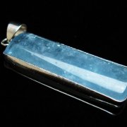 ヒマラヤ産 天然水晶 天然石 六角柱 1494g レインボー ヒマラヤ産水晶六角柱