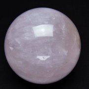 「在庫処分」1390gAAA級天然ローズクォーツ丸玉B85E1/221E01B ローズクォーツ（紅石英）「丸玉」の商品一覧ページ｜銀座東道天然石専門店