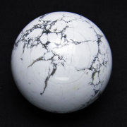 ハウライト 菱苦土石 丸玉48mm[T463-1542]
