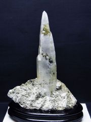 2.1Kg雲母入り ヒマラヤ水晶 原石 [t501-4333]
