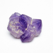 アメジスト（紫水晶）は透き通った美しい紫色の水晶｜銀座東道天然石専門店